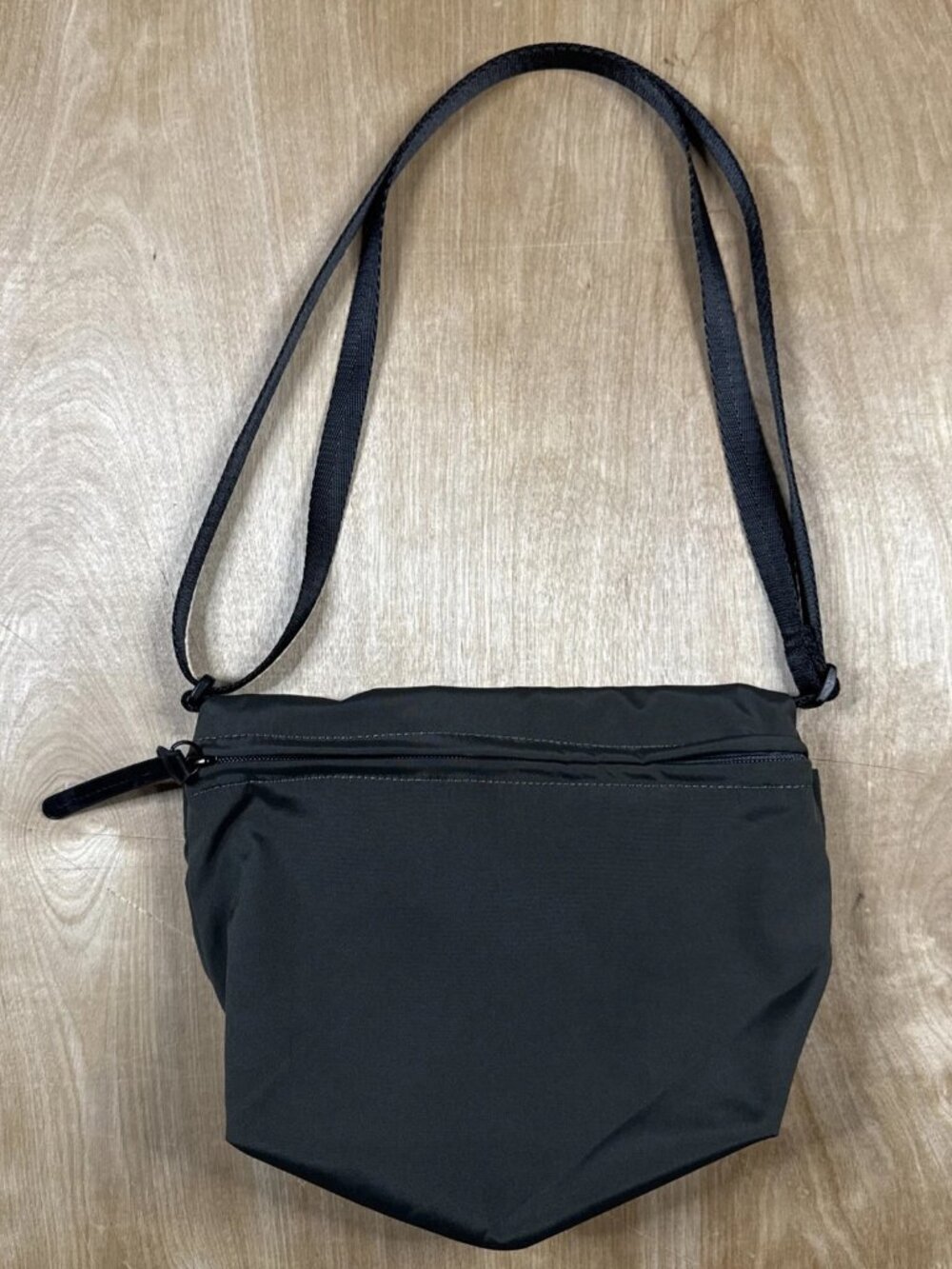 KEYUCA Lightweight Small Gray Shoulder Strap Small Travel Hand Bag